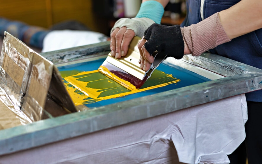What Exactly Is Silk Screen Printing? 4 Mesh Printing Screen